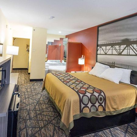 Super 8 By Wyndham Big Rapids Exterior foto
