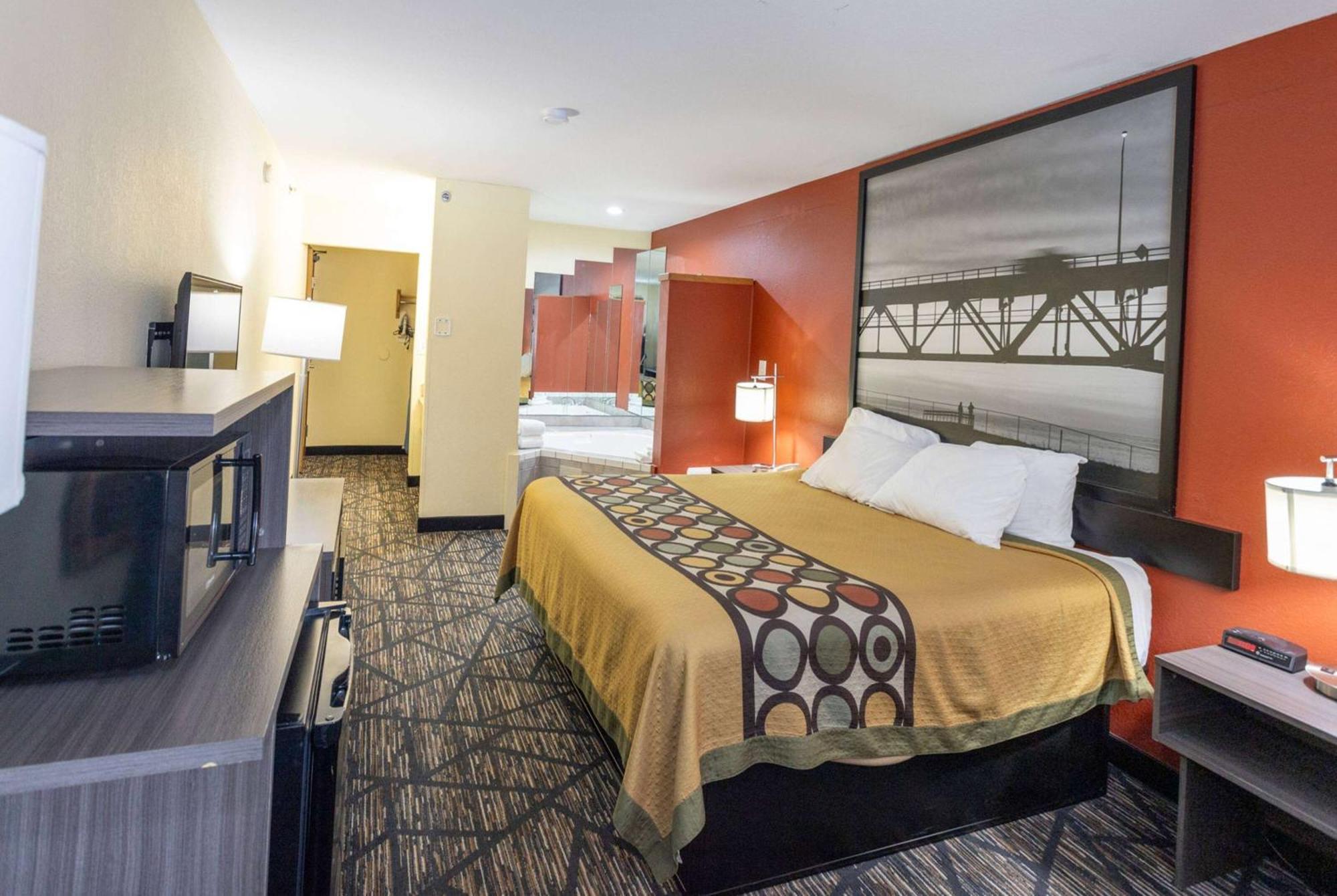 Super 8 By Wyndham Big Rapids Exterior foto