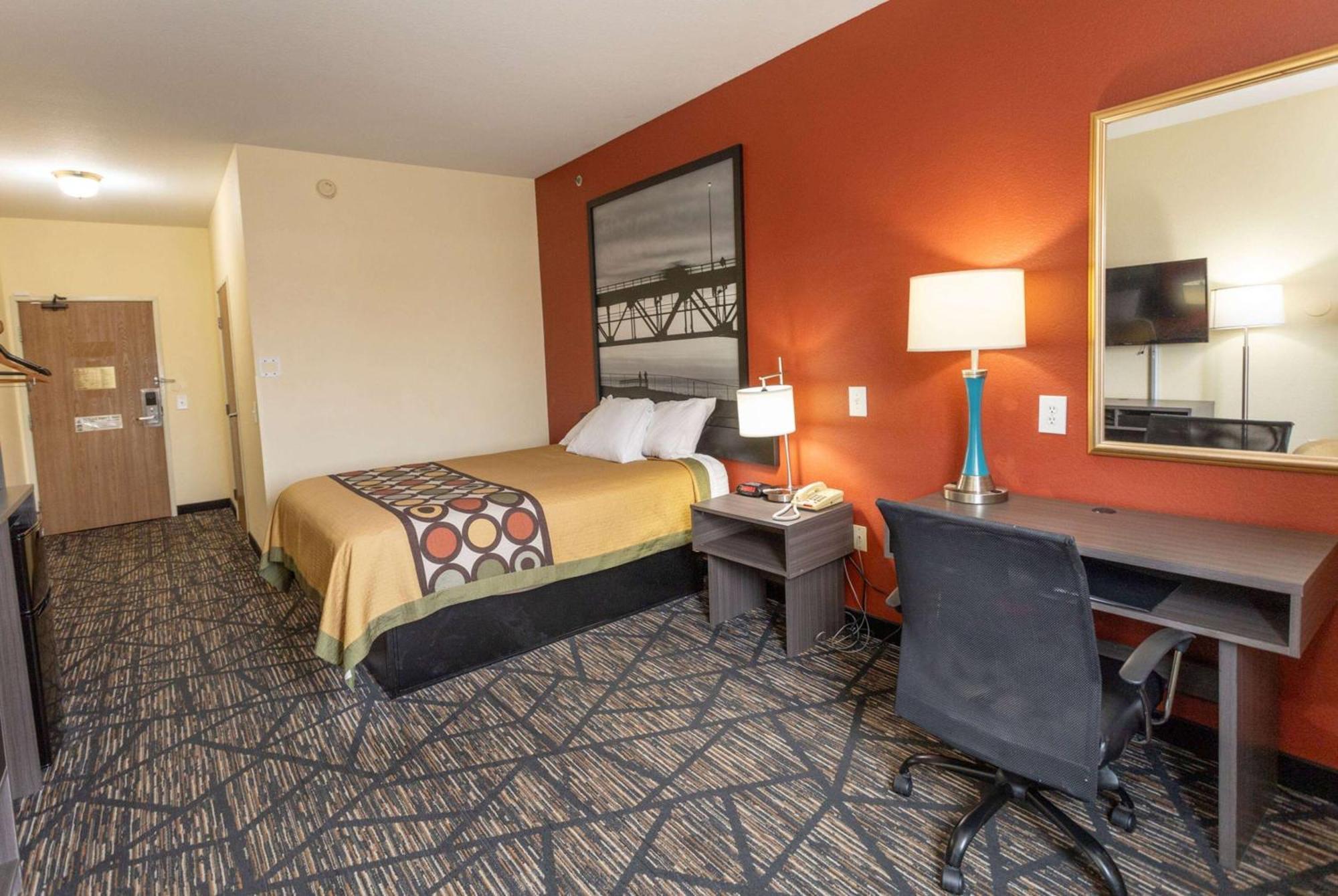 Super 8 By Wyndham Big Rapids Exterior foto